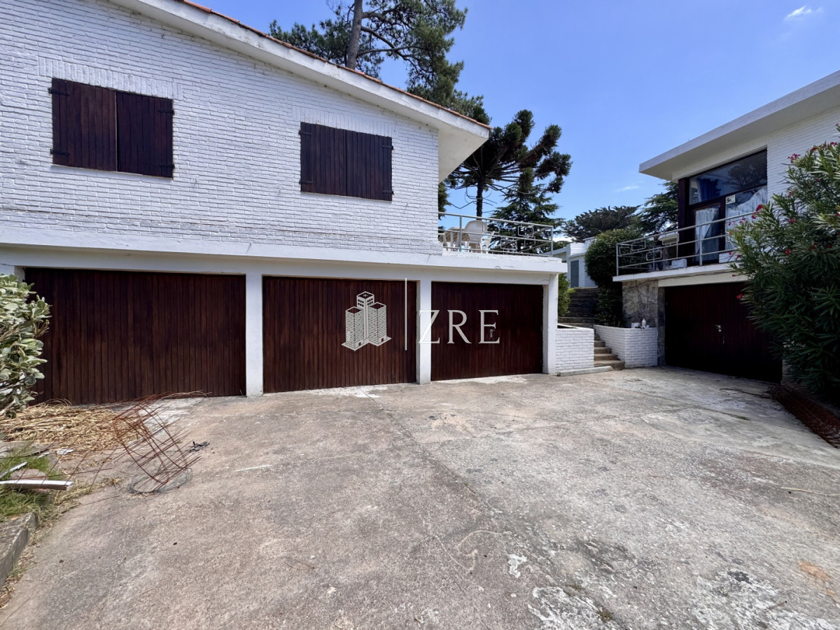 Casa ID.1350 - Venta casa 7 dormitorios, Cantegril, Punta del Este