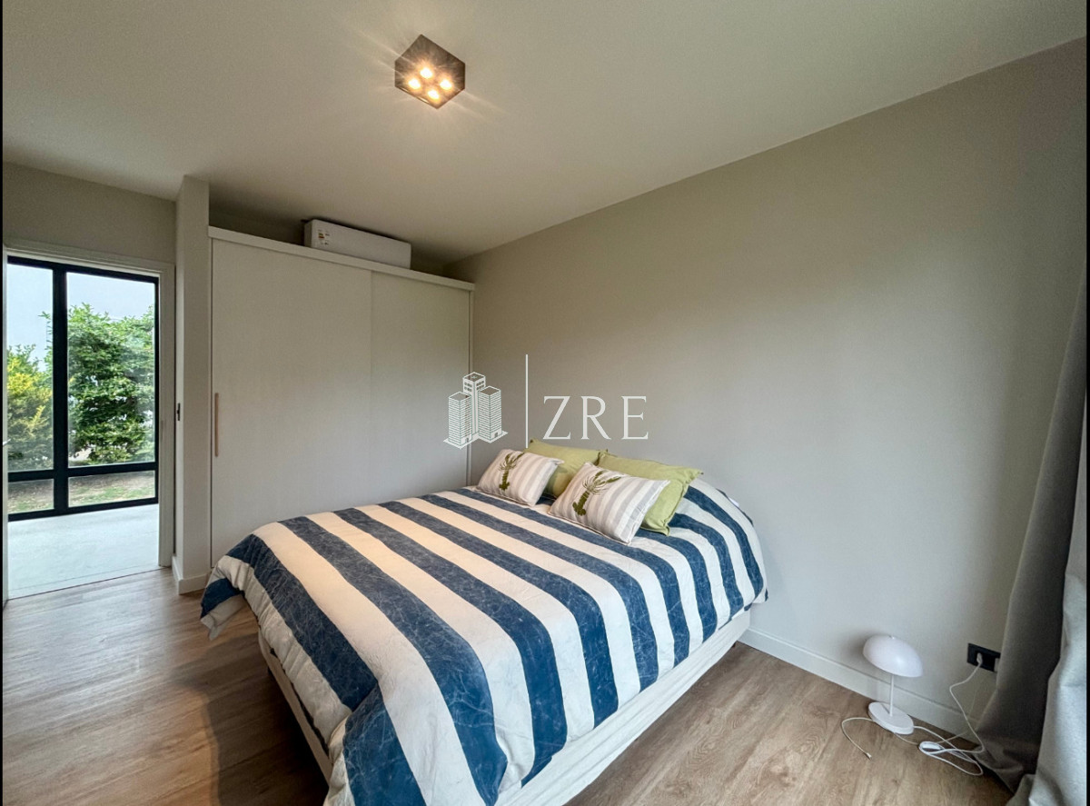 Casa ID.1353 - Casa moderna. 4 dormitorios. excelente estado 