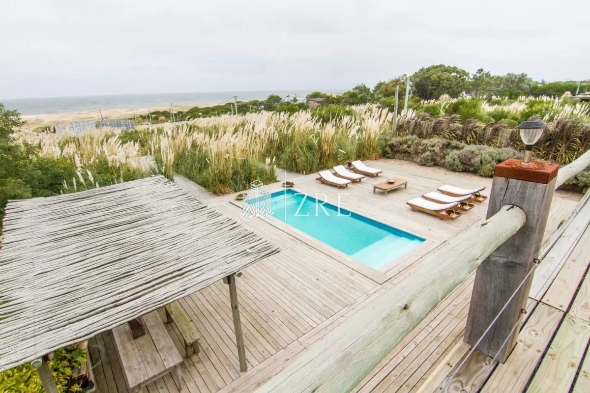 Casa ID.192 - Casa en venta 7 dormitorios Punta Piedras