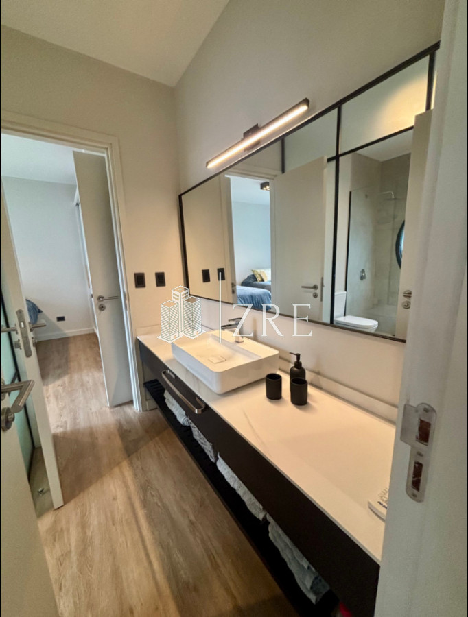 Casa ID.1353 - Casa moderna. 4 dormitorios. excelente estado 