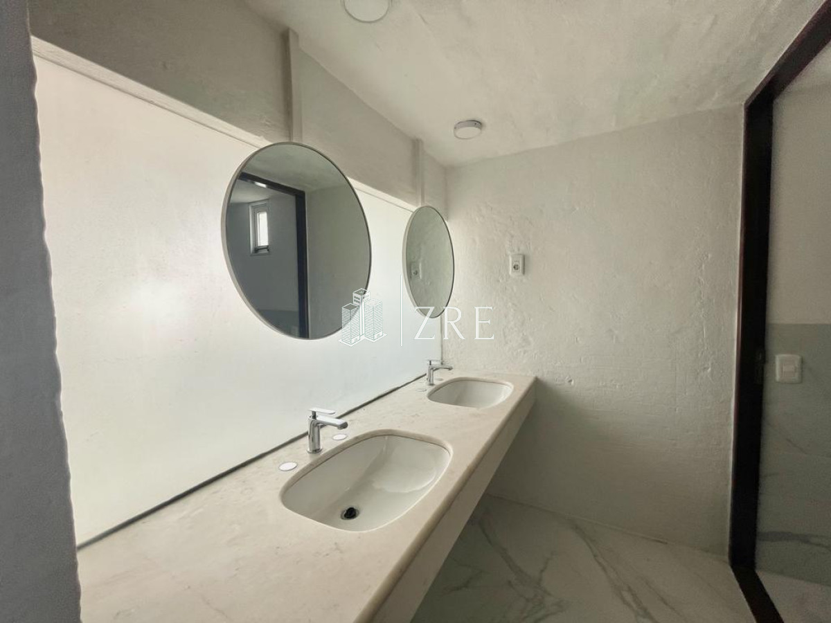Casa ID.239 - Venta Casa sobre la ruta frente al mar Punta del Este.
