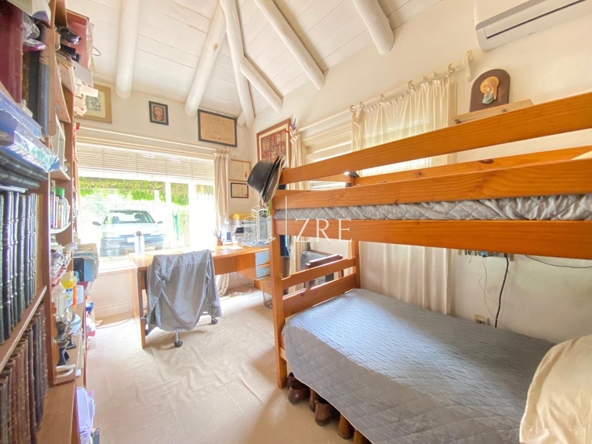 Casa ID.807 - Venta Casa - 5 Dormitorios 3 baños - Pileta - La Barra 
