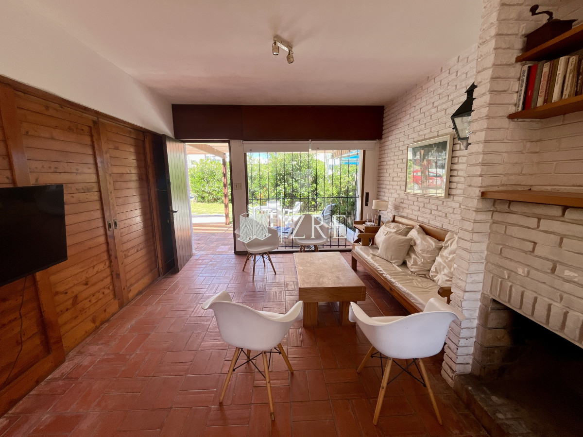 Casa ID.689 - Venta casa 3 dormitorios, La barra. Punta del Este 