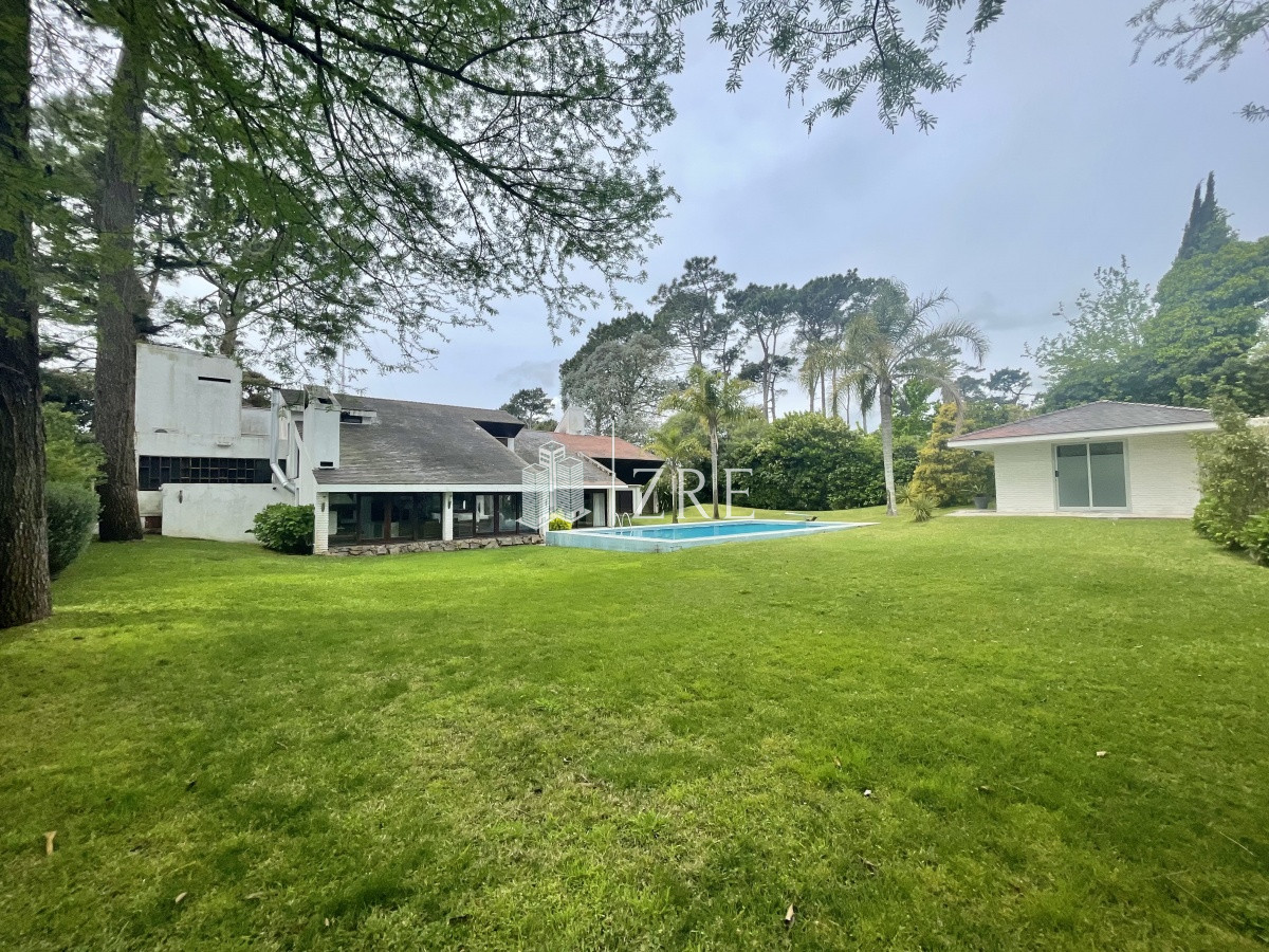 Casa ID.466 - Venta casa 8 dormitorios Punta del Este