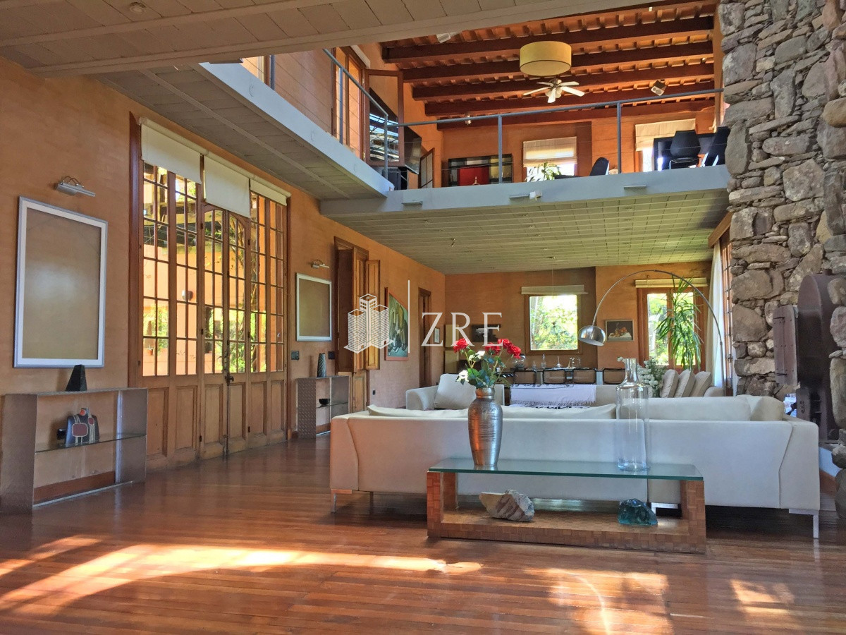 Casa ID.793 - Venta casa en  Barrio Privado La Arbolada Cinco Dormitorios Pisicina