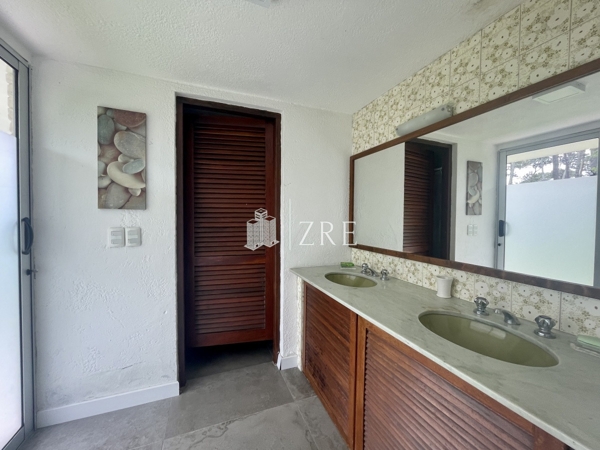 Casa ID.466 - Venta casa 8 dormitorios Punta del Este