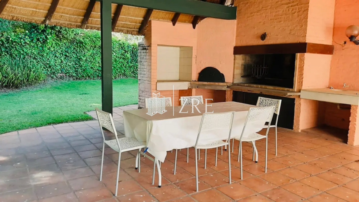 Casa ID.62 - Venta casa a media cuadra de la playa, 5 dorm, 4 baños y servicio