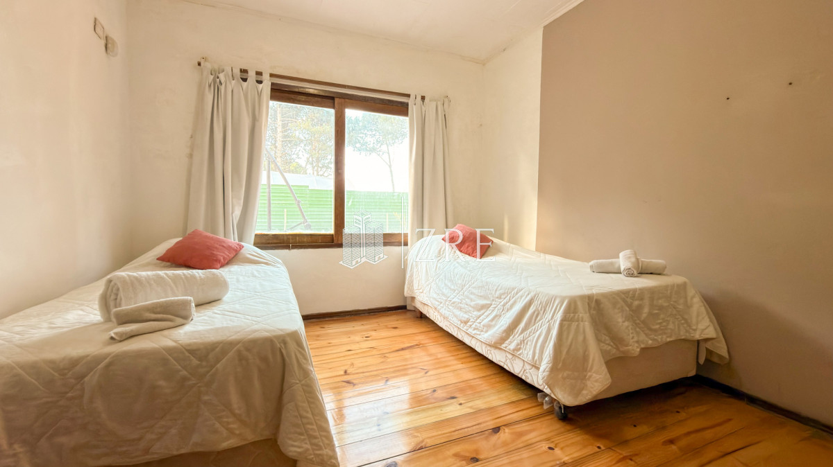 Casa ID.1352 - Casa en venta  4 dormitorios - Club del Lago 
