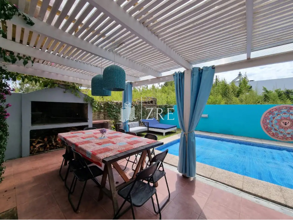 Casa ID.198 - Casa en venta 4 dormitorios La Barra