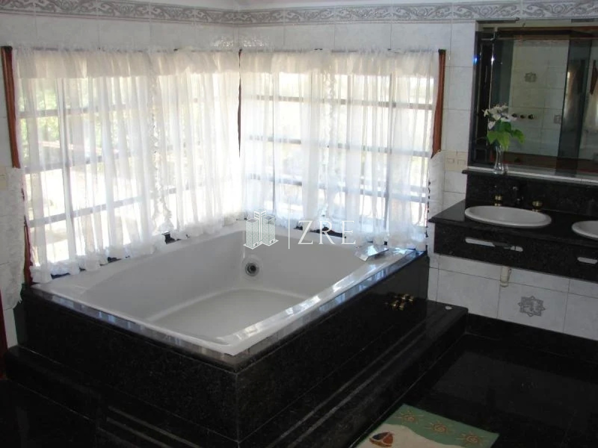 Casa ID.213 - Venta casa 5 dormitorios primera linea playa mansa Punta del Este 