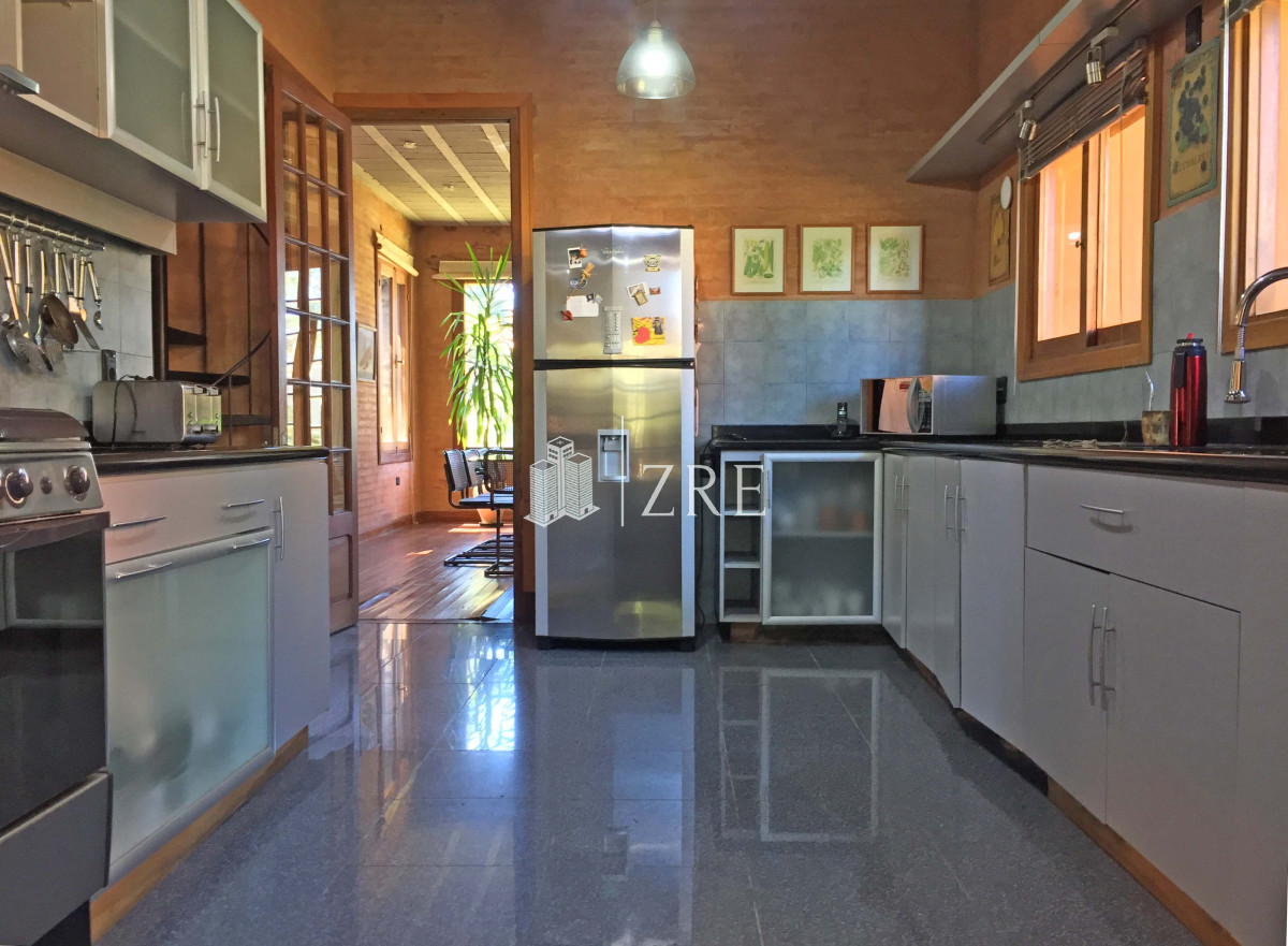 Casa ID.793 - Venta casa en  Barrio Privado La Arbolada Cinco Dormitorios Pisicina