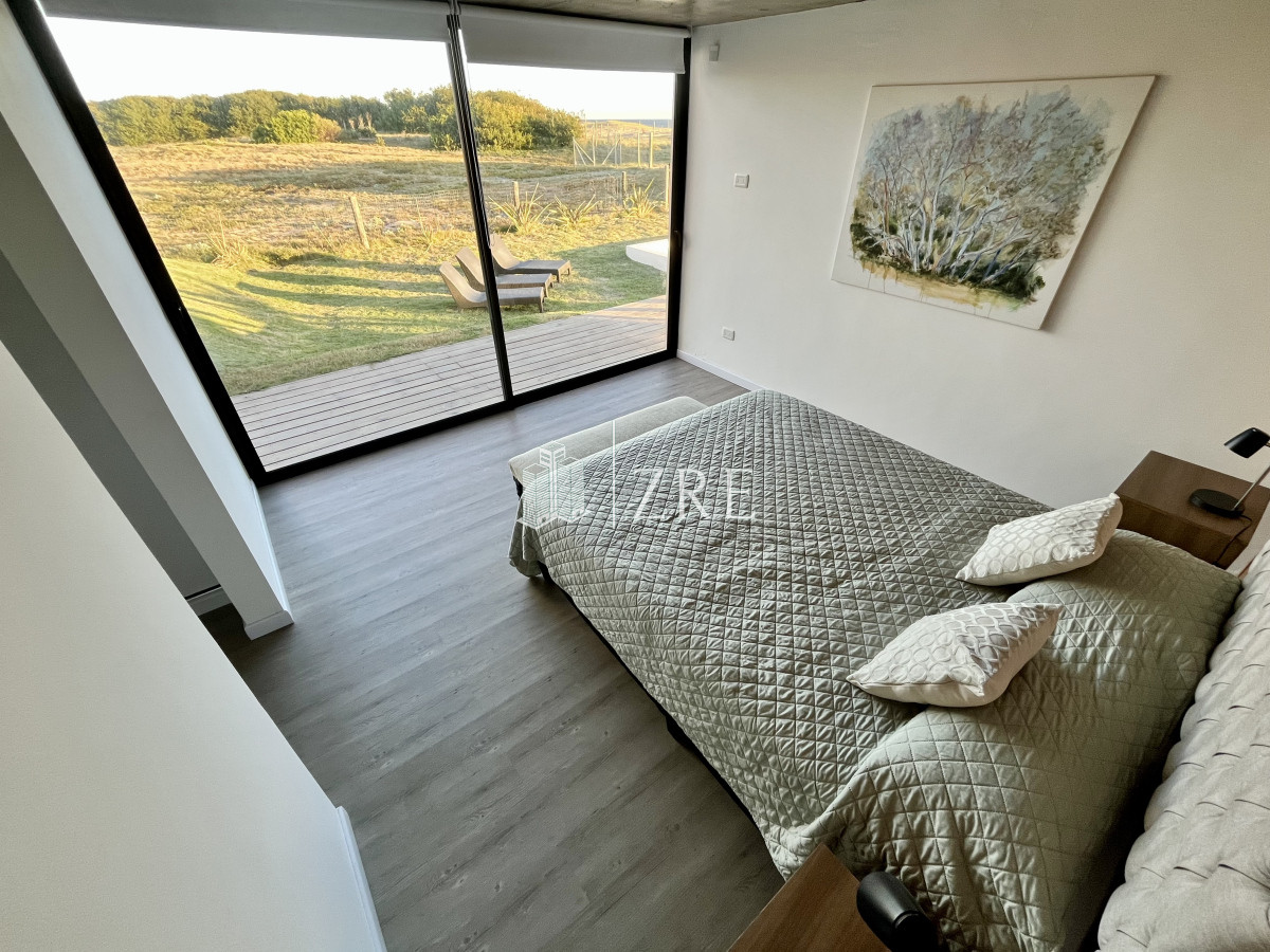 Casa ID.592 - Venta casa frente al mar con piscina 