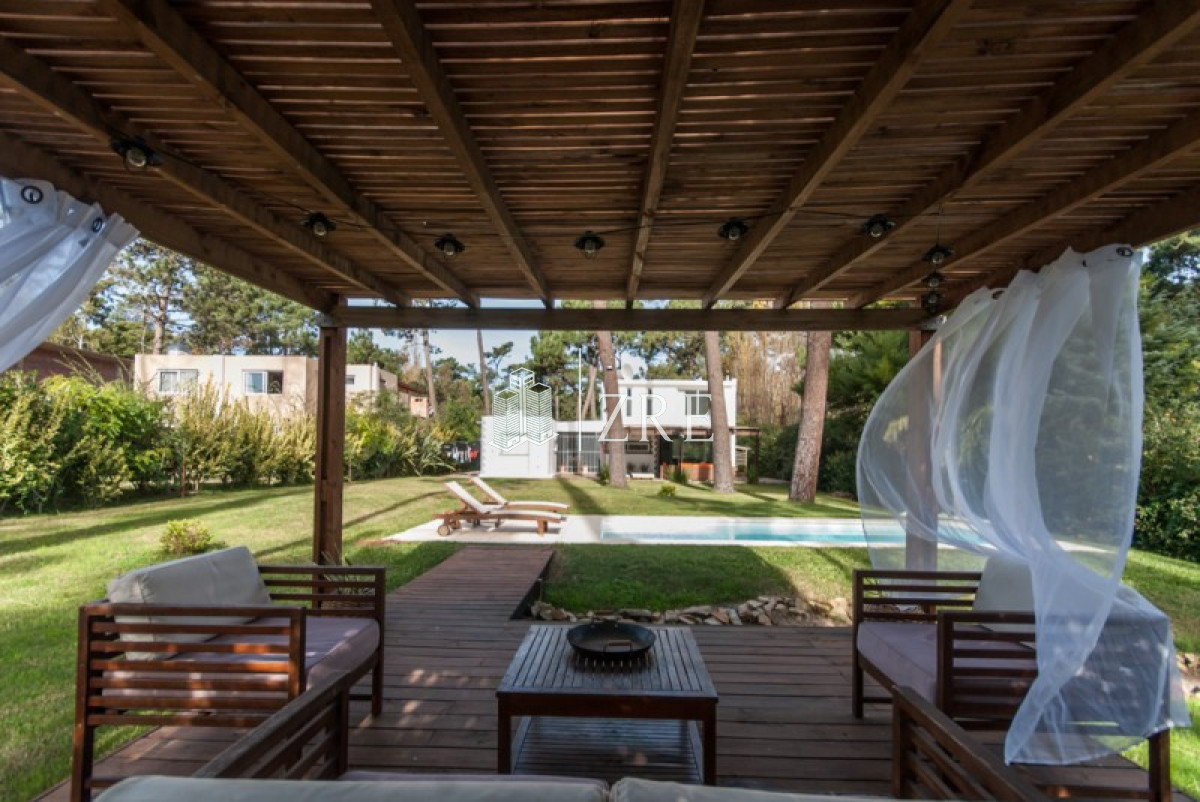 Casa ID.720 - Venta y alquiler espectacular casa en Parque Burnett, Maldonado