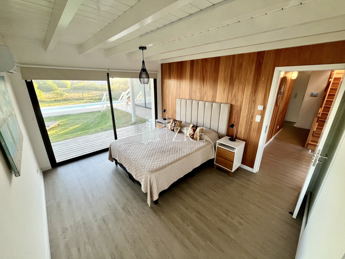 Casa ID.592 - Venta casa frente al mar con piscina 