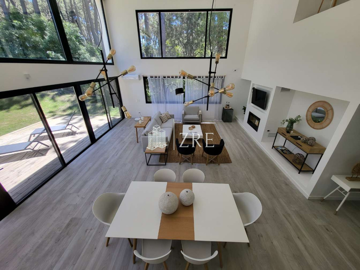 Casa ID.708 - Venta casa 4 dormitorios. Playa Brava, Punta del Este 