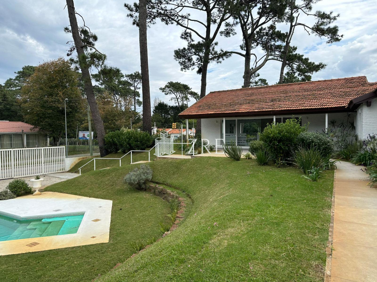 Casa ID.589 - Venta Casa 9 dormitorios