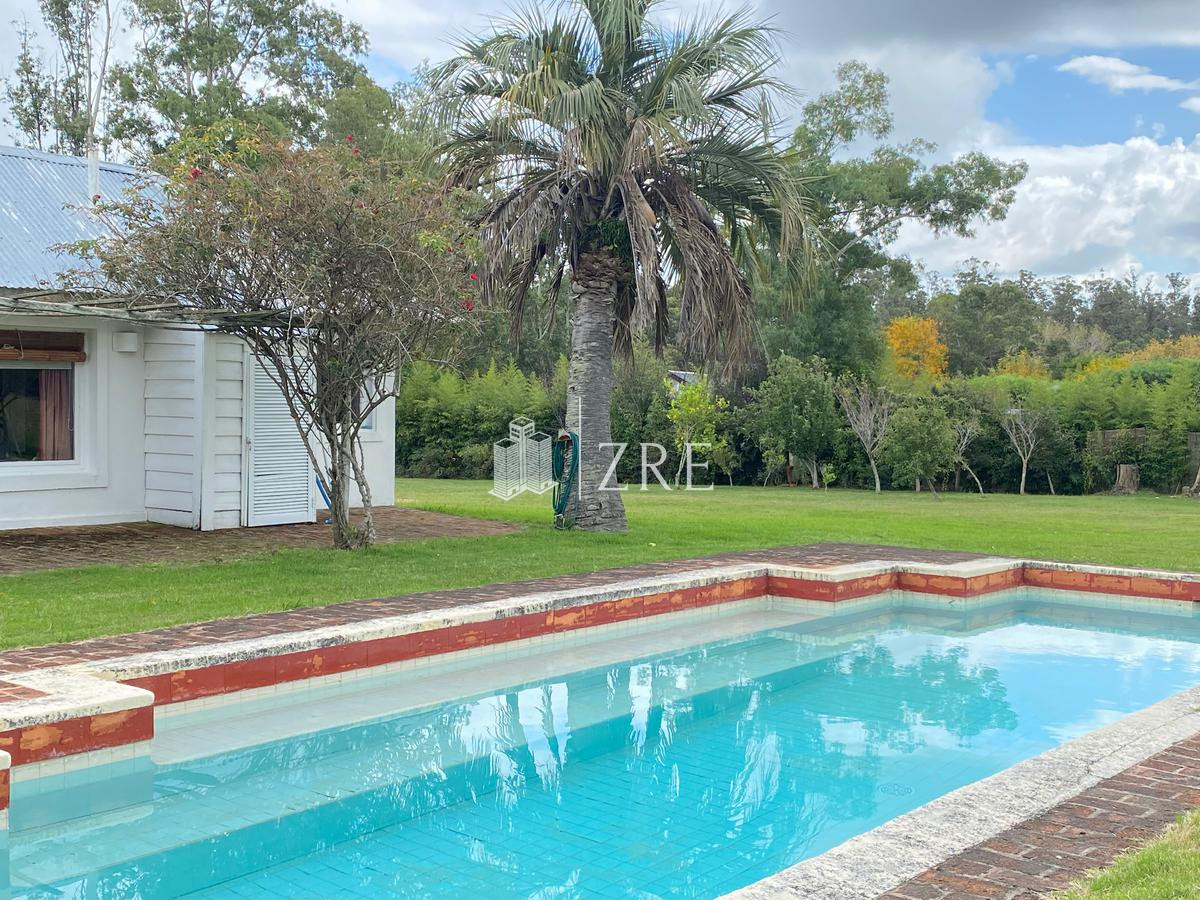 Casa ID.807 - Venta Casa - 5 Dormitorios 3 baños - Pileta - La Barra 