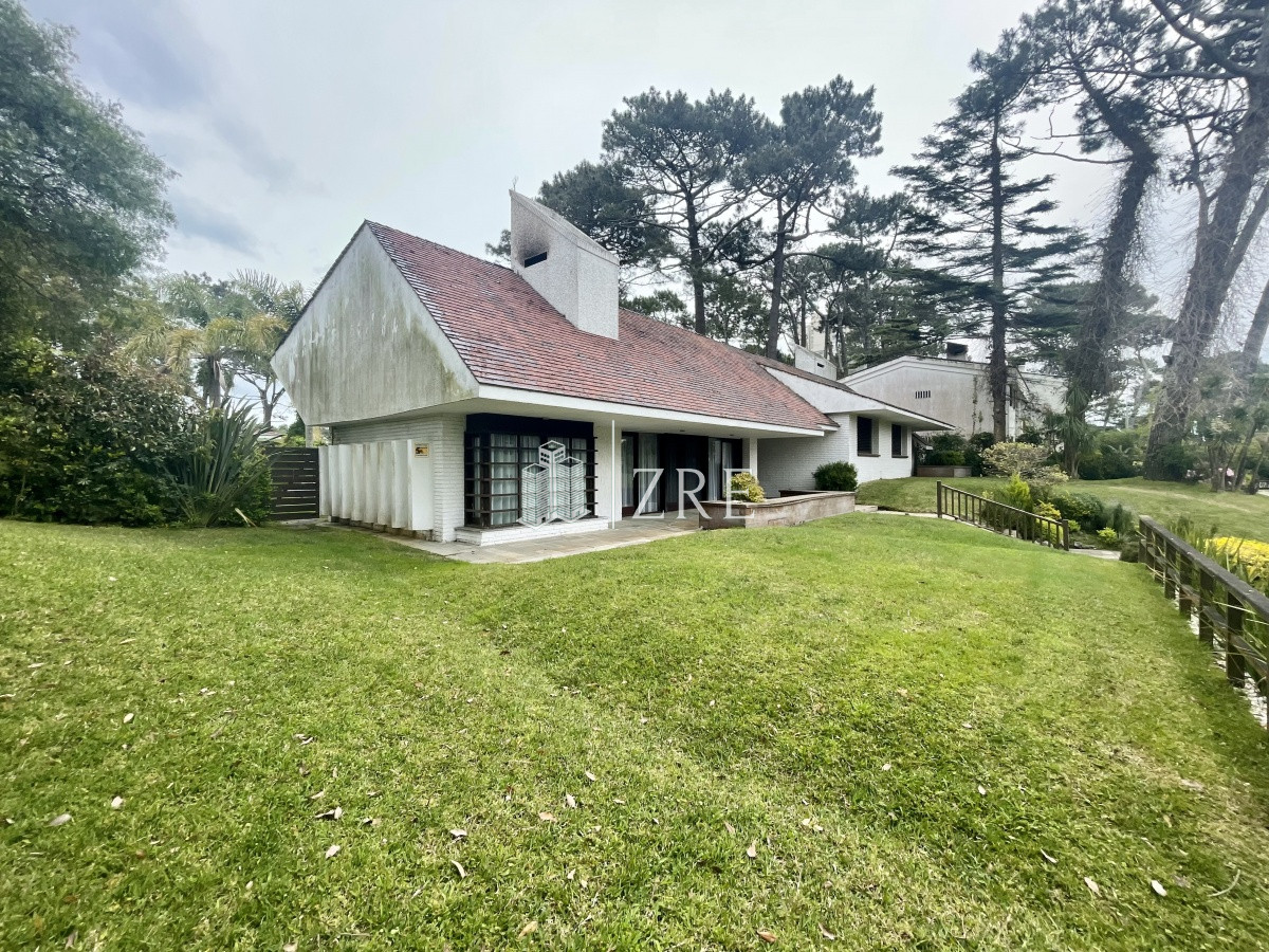 Casa ID.466 - Venta casa 8 dormitorios Punta del Este