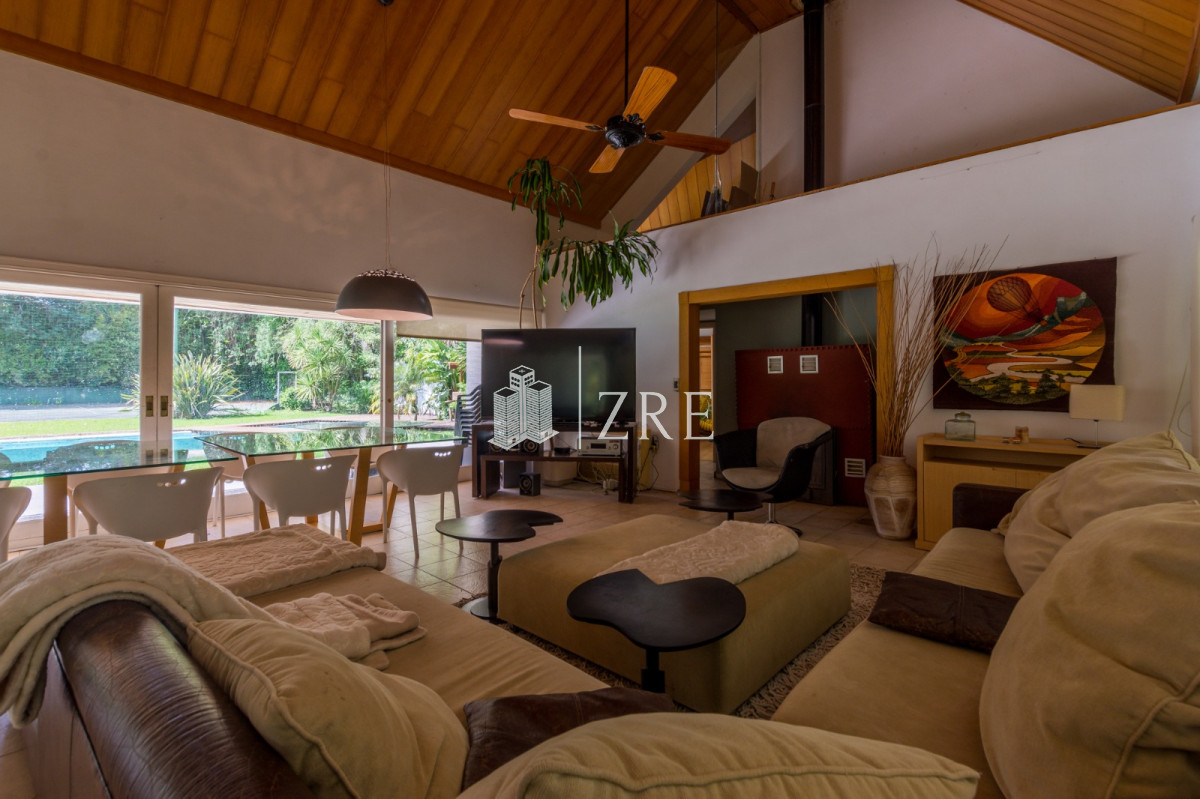 Casa ID.508 - Venta residencia en Playa Mansa Punta del Este