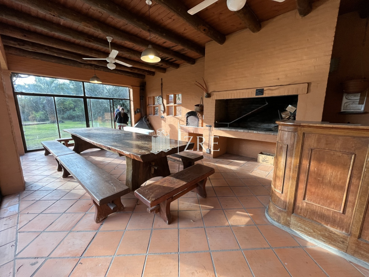 Casa ID.793 - Venta casa en  Barrio Privado La Arbolada Cinco Dormitorios Pisicina
