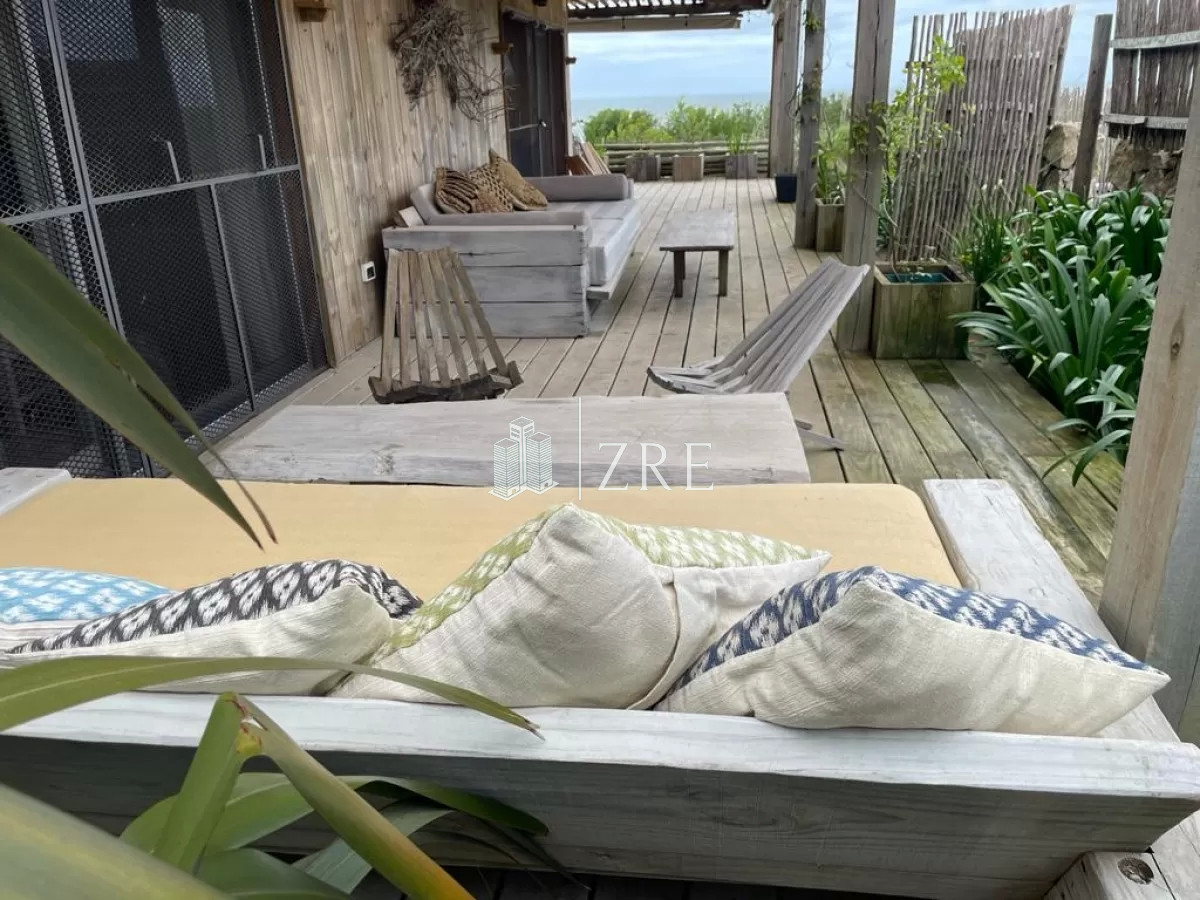 Casa ID.192 - Casa en venta 7 dormitorios Punta Piedras