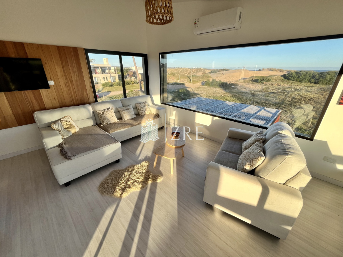 Casa ID.592 - Venta casa frente al mar con piscina 