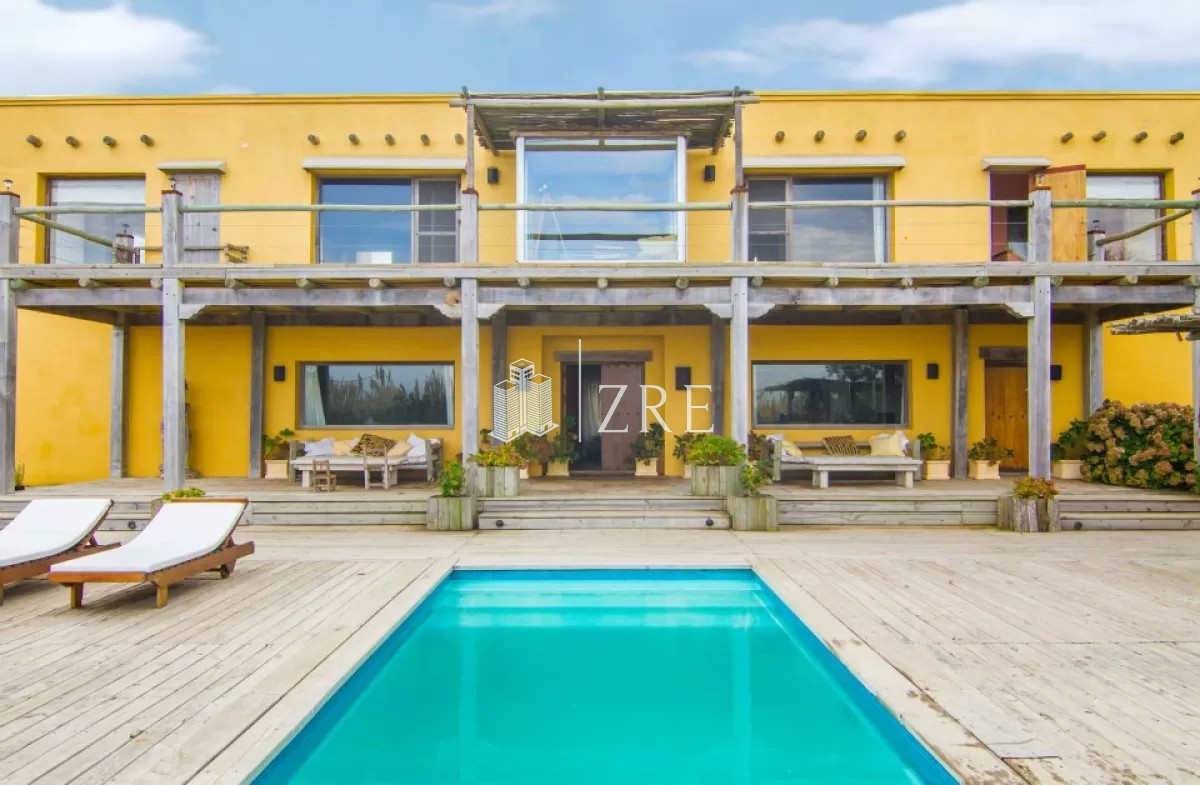 Casa ID.192 - Casa en venta 7 dormitorios Punta Piedras