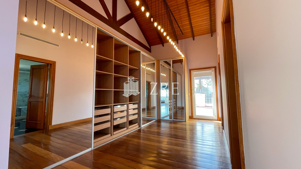 Casa ID.283 - Venta casa 10 dormitorios playa mansa Punta del Este