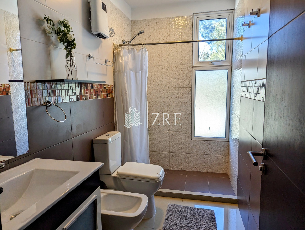 Casa ID.720 - Venta y alquiler espectacular casa en Parque Burnett, Maldonado