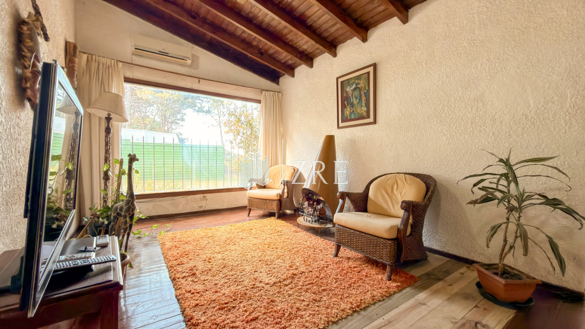Casa ID.1352 - Casa en venta  4 dormitorios - Club del Lago 