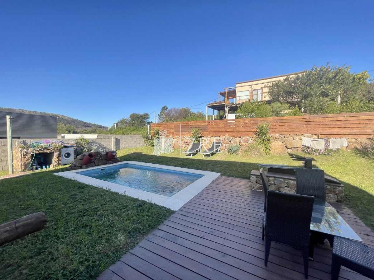 Casa ID.185 - Venta Casa - 3 dormitorios - Pileta y parrillero - Piriapolis 