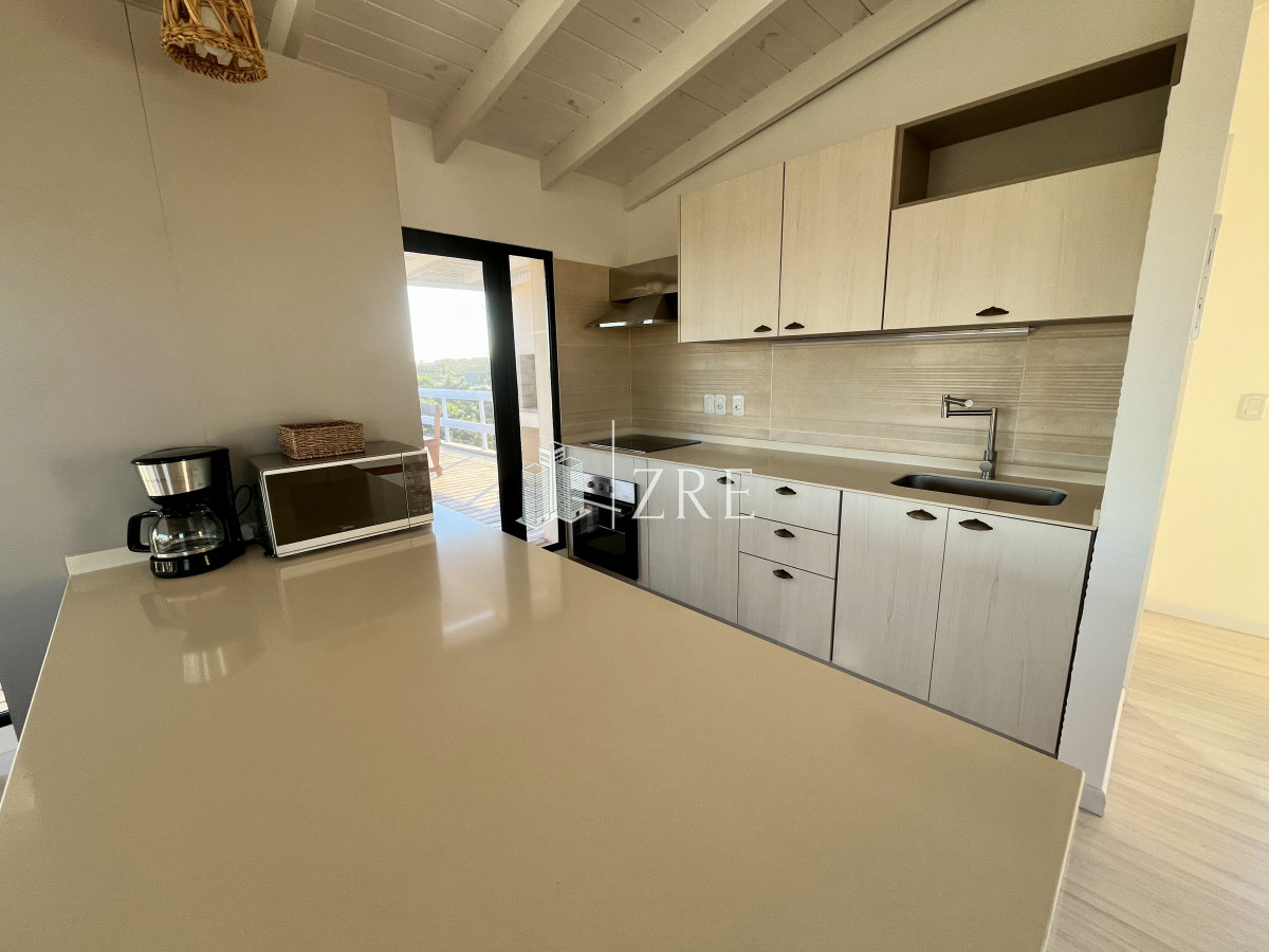 Casa ID.592 - Venta casa frente al mar con piscina 