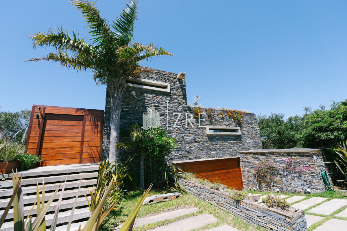 Casa ID.1349 - Alquiler casa 4 dormitorios Punta Piedras, Manantiales. 