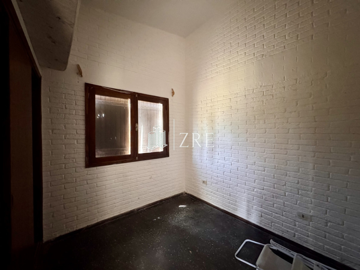 Casa ID.1350 - Venta casa 7 dormitorios, Cantegril, Punta del Este