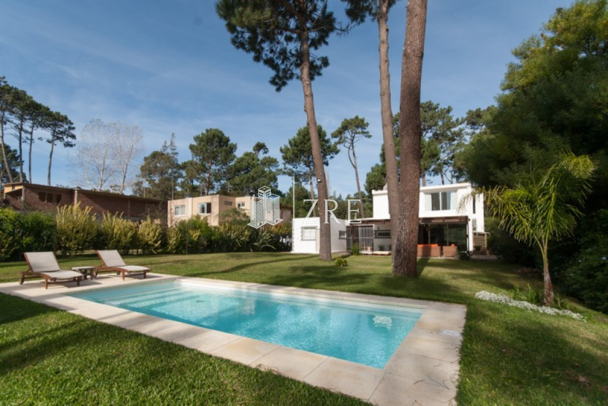 Casa ID.720 - Venta y alquiler espectacular casa en Parque Burnett, Maldonado