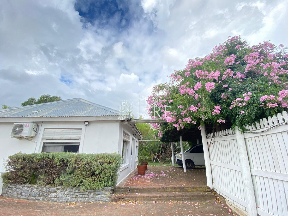 Casa ID.807 - Venta Casa - 5 Dormitorios 3 baños - Pileta - La Barra 