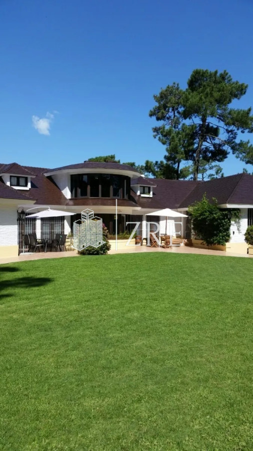 Casa ID.493 - Venta  mansion en zona Cantegril!