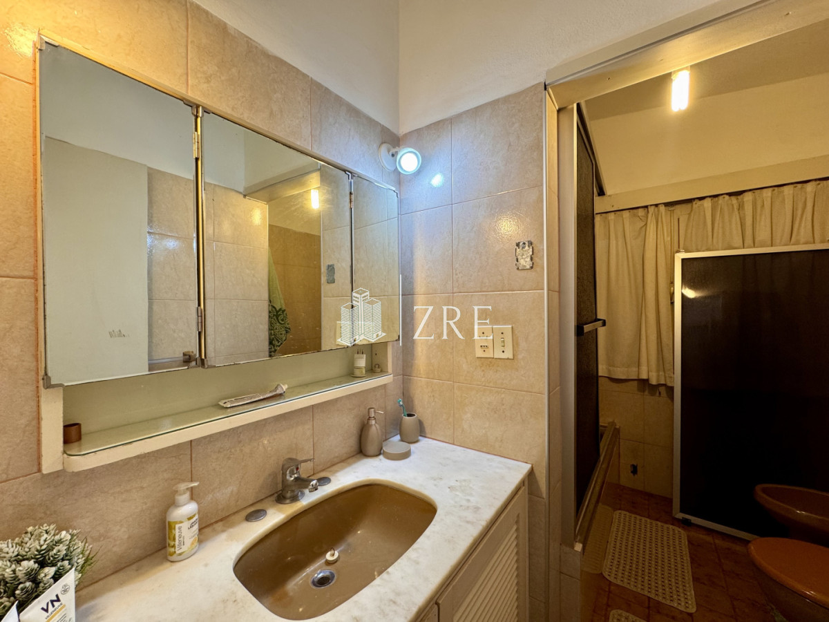 Casa ID.1350 - Venta casa 7 dormitorios, Cantegril, Punta del Este