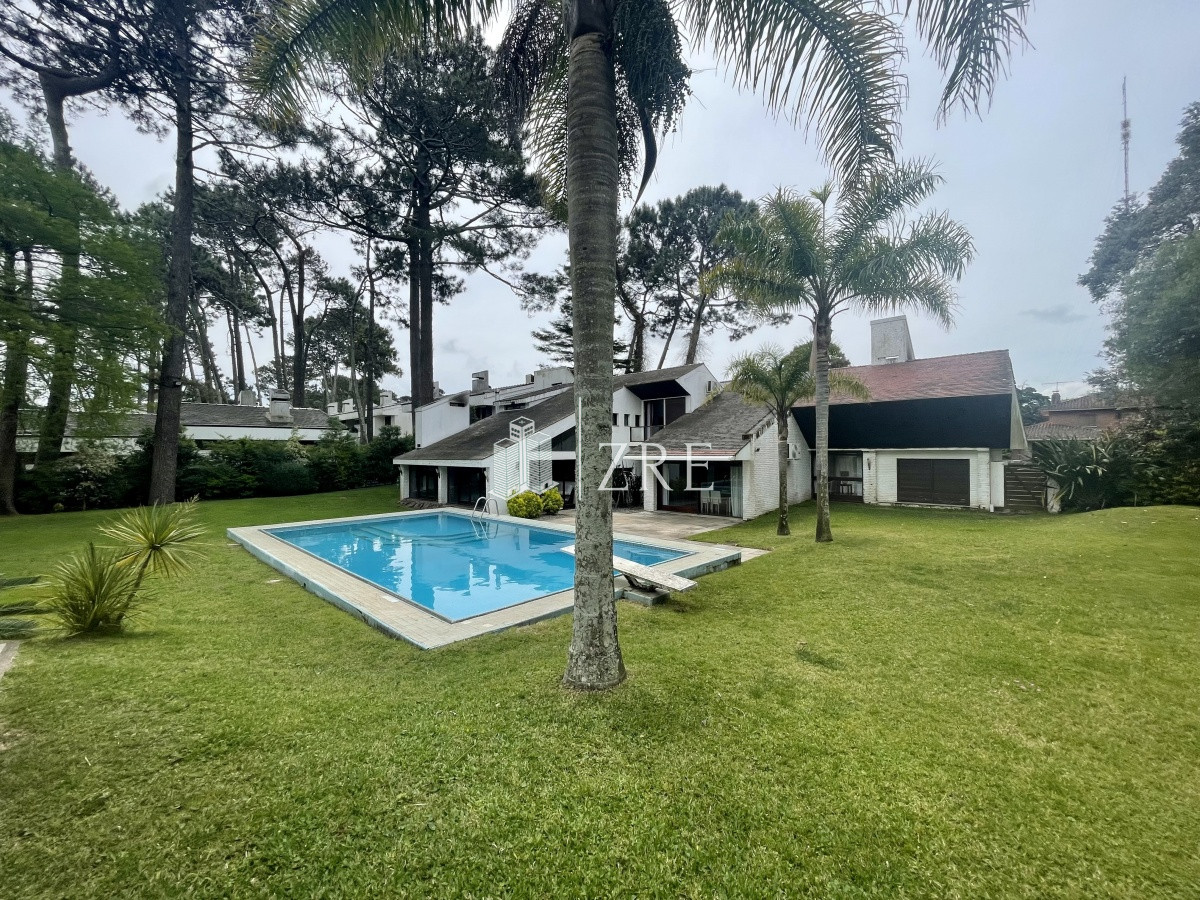 Casa ID.466 - Venta casa 8 dormitorios Punta del Este