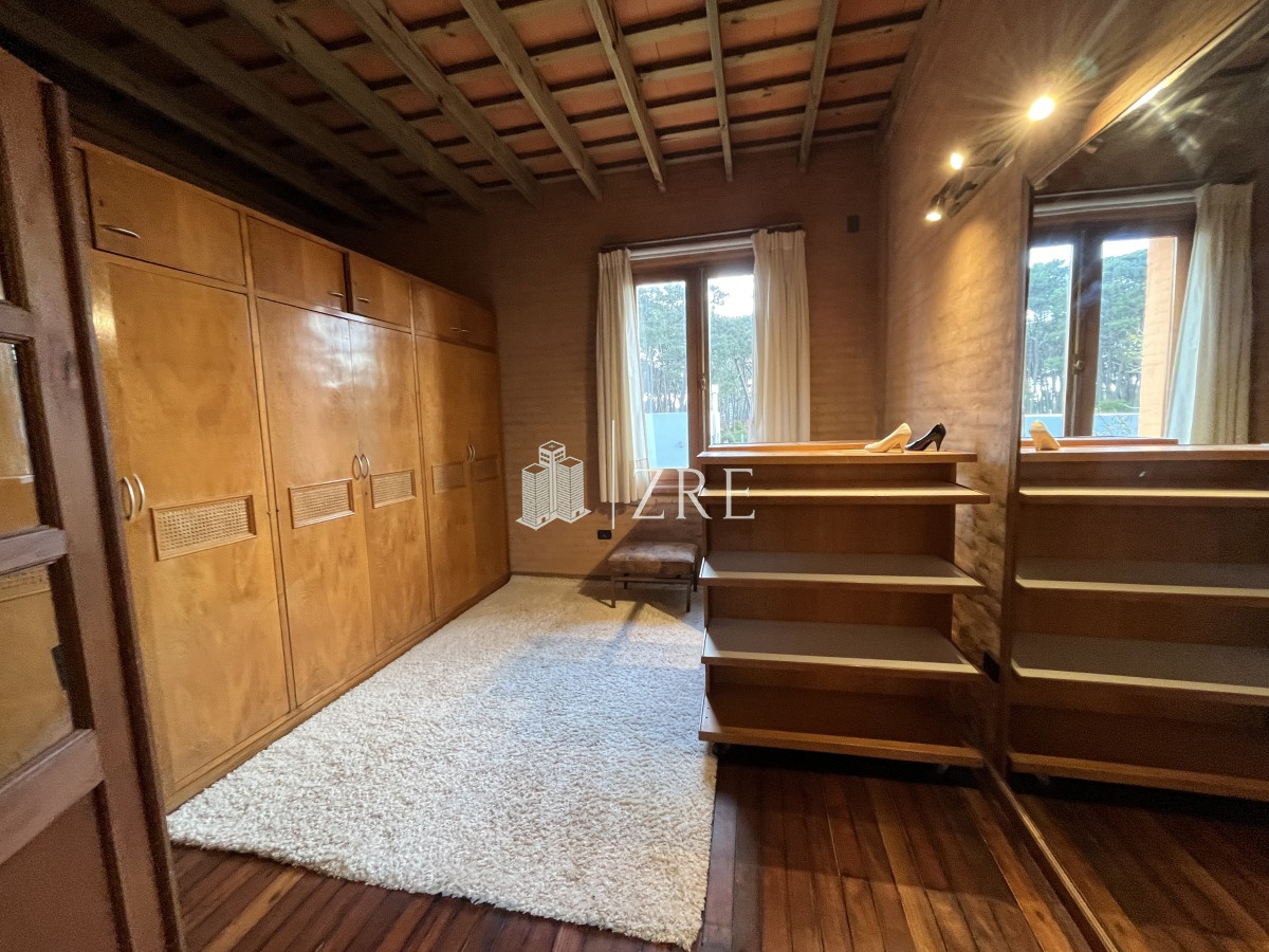 Casa ID.793 - Venta casa en  Barrio Privado La Arbolada Cinco Dormitorios Pisicina