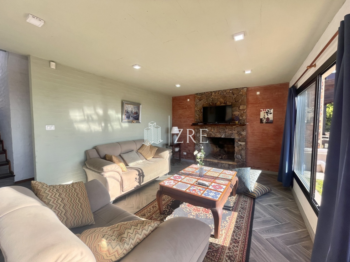 Casa ID.185 - Venta Casa - 3 dormitorios - Pileta y parrillero - Piriapolis 
