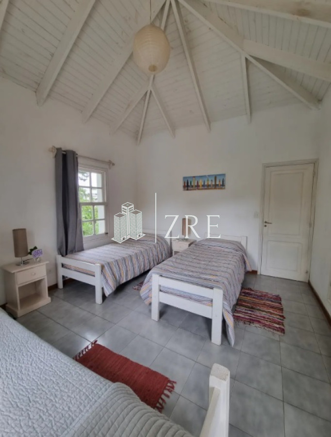 Casa ID.198 - Casa en venta 4 dormitorios La Barra