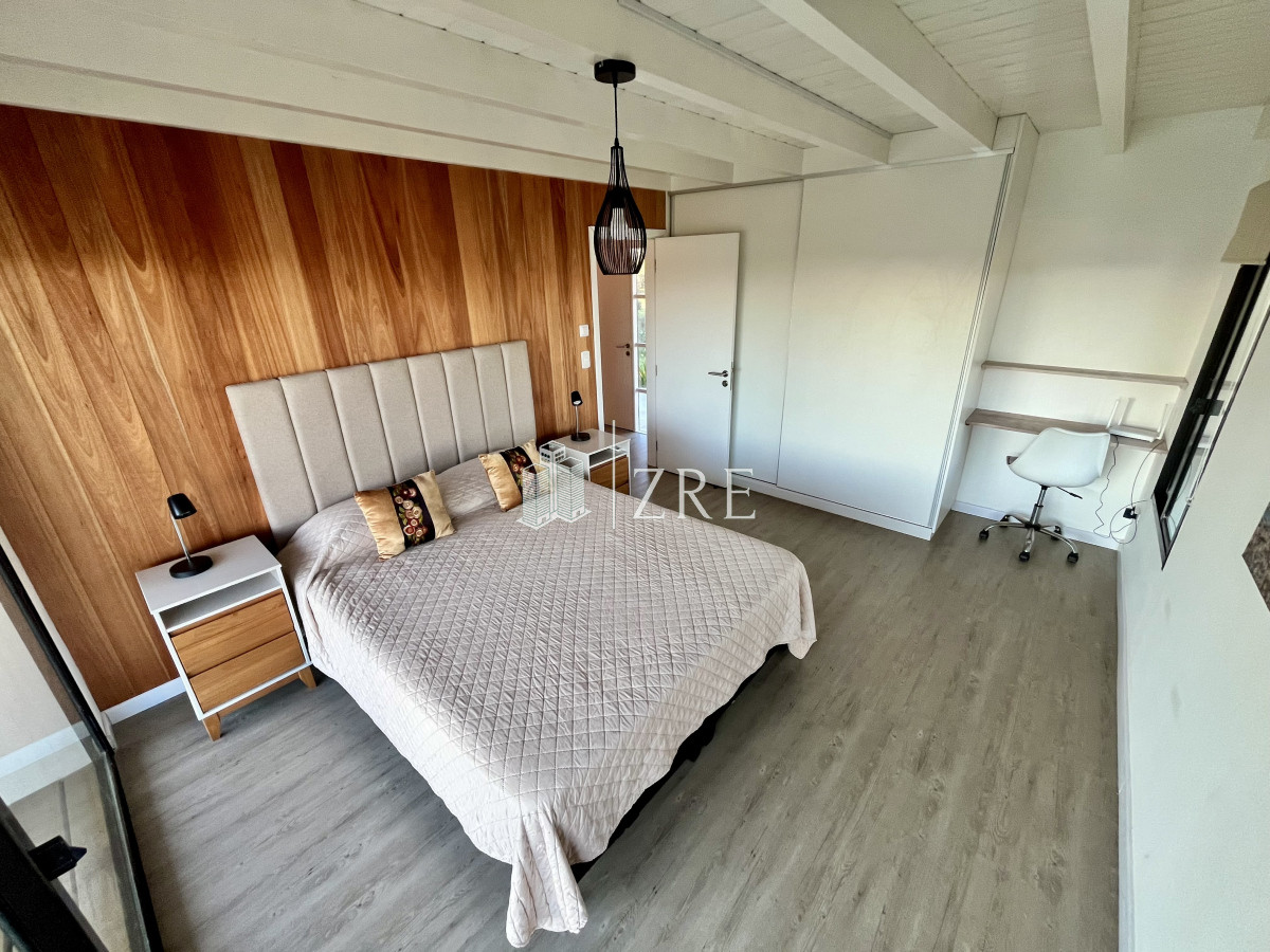 Casa ID.592 - Venta casa frente al mar con piscina 