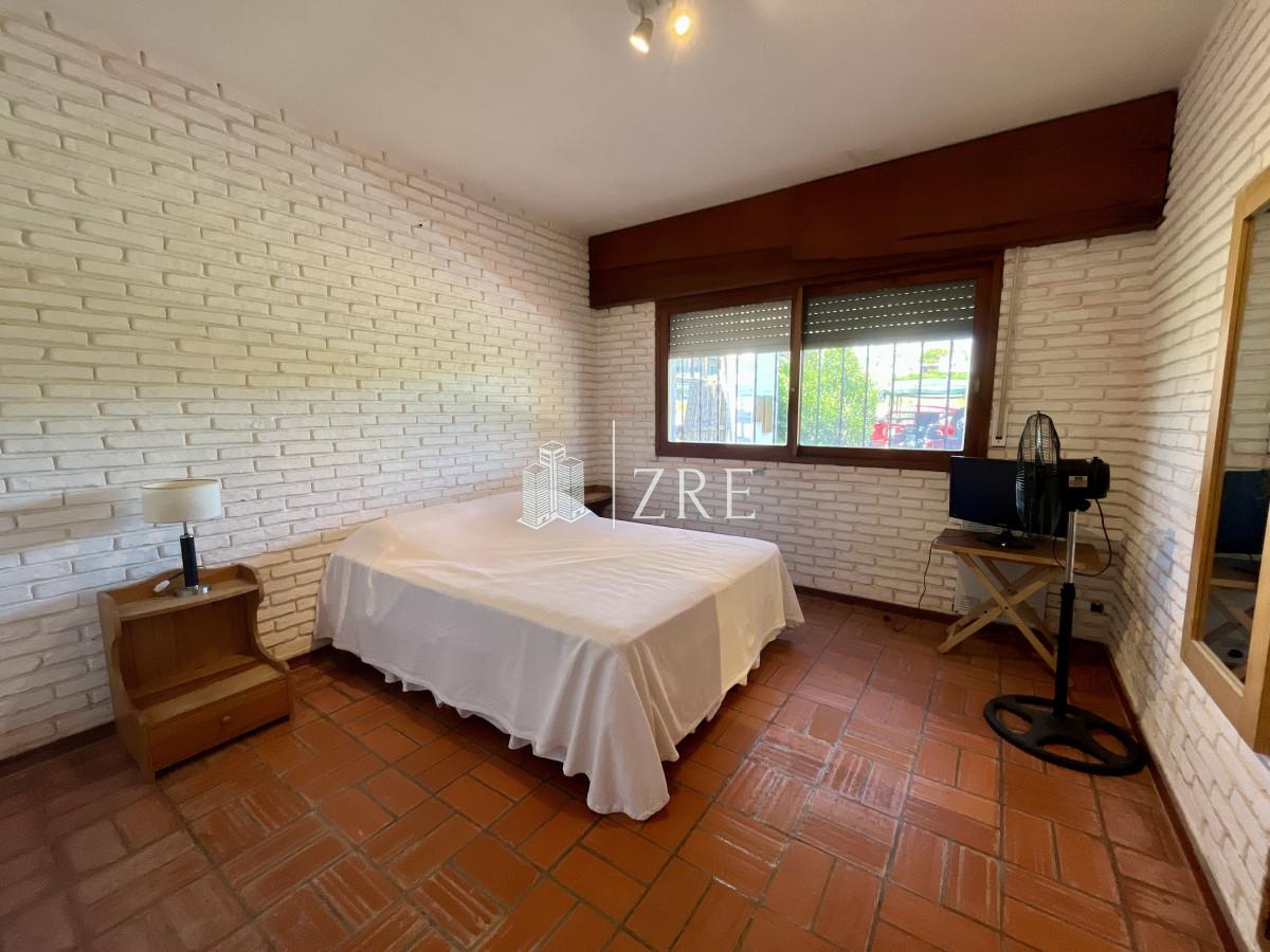 Casa ID.689 - Venta casa 3 dormitorios, La barra. Punta del Este 