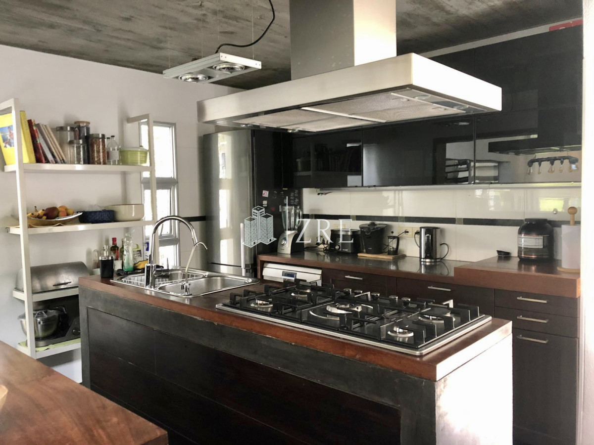 Casa ID.919 - Venta y alquiler casa 5 dormitorios. Playa brava, Punta del Este.