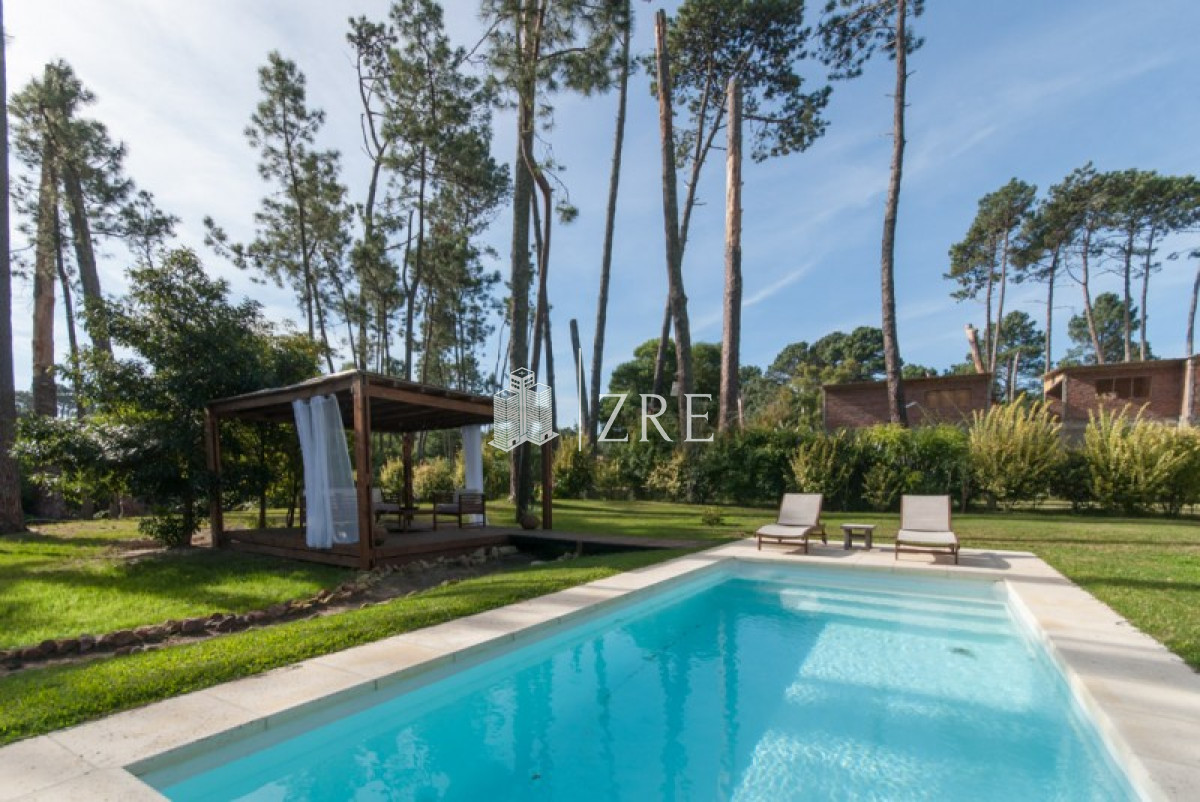 Casa ID.720 - Venta y alquiler espectacular casa en Parque Burnett, Maldonado