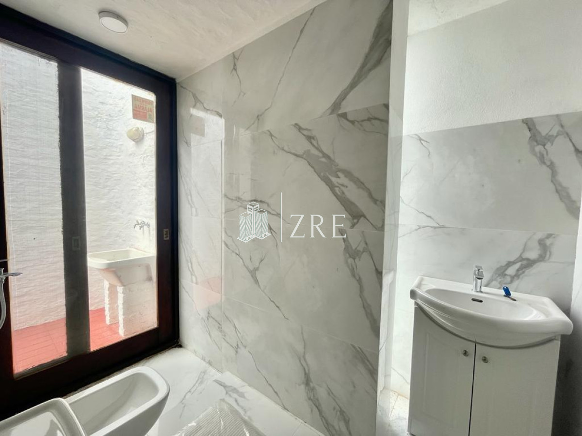 Casa ID.239 - Venta Casa sobre la ruta frente al mar Punta del Este.