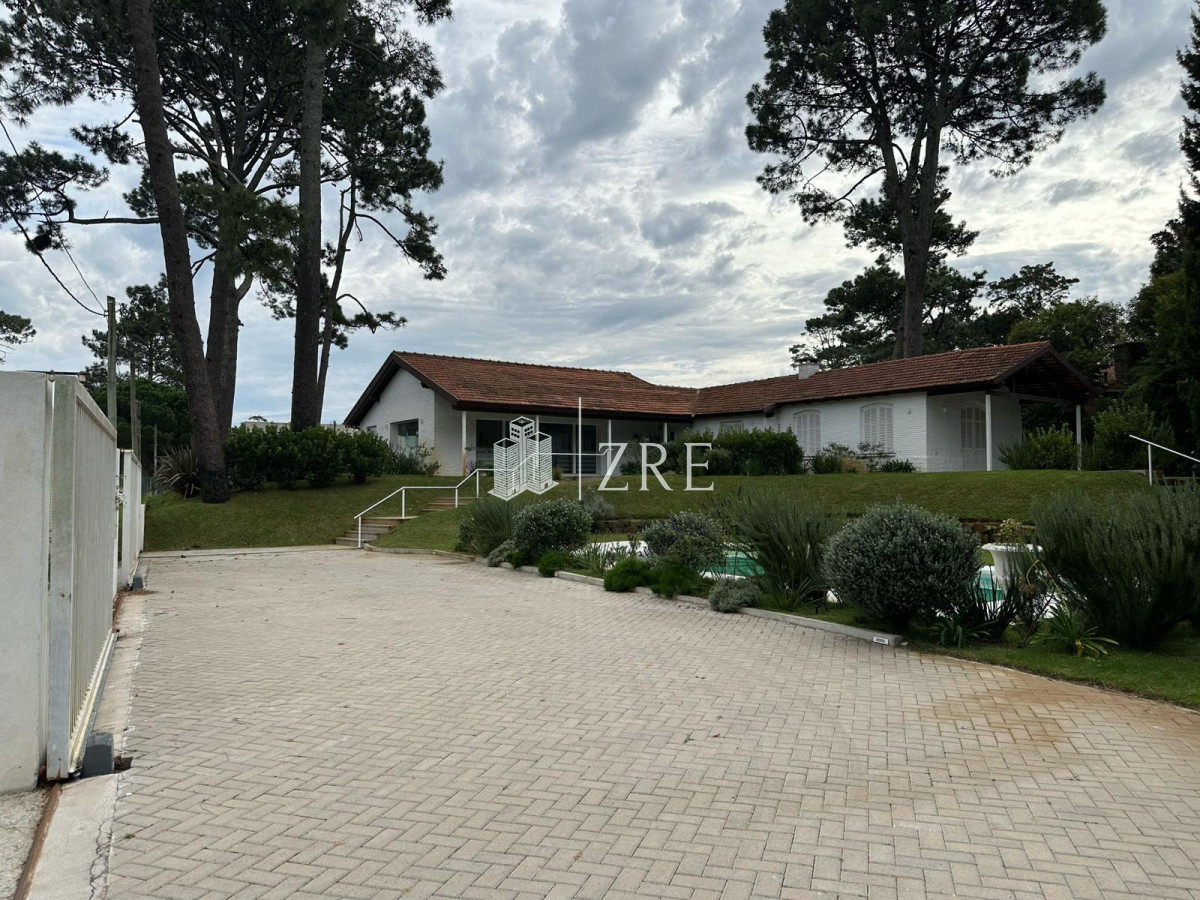 Casa ID.589 - Venta Casa 9 dormitorios
