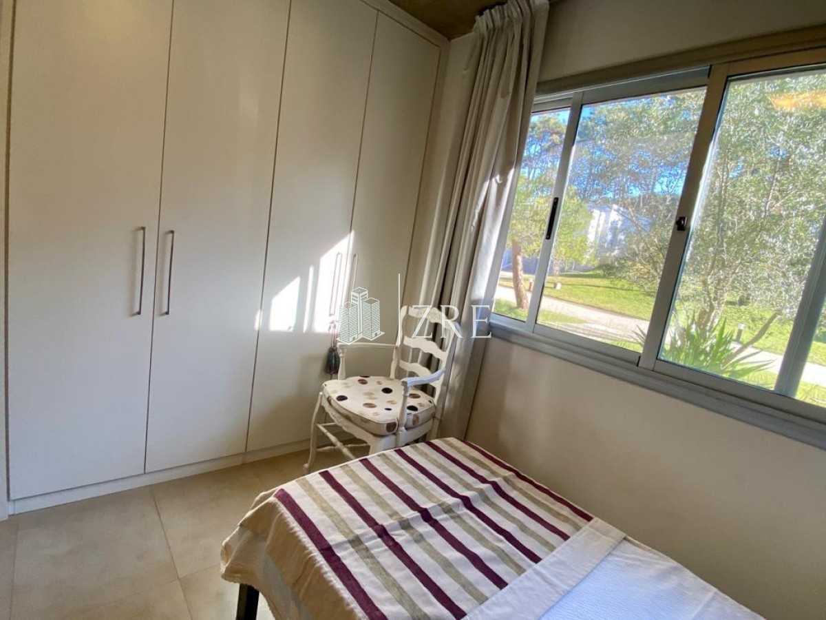 Casa ID.649 - Venta casa cuatro dormitorios. Playa Brava, Punta del este