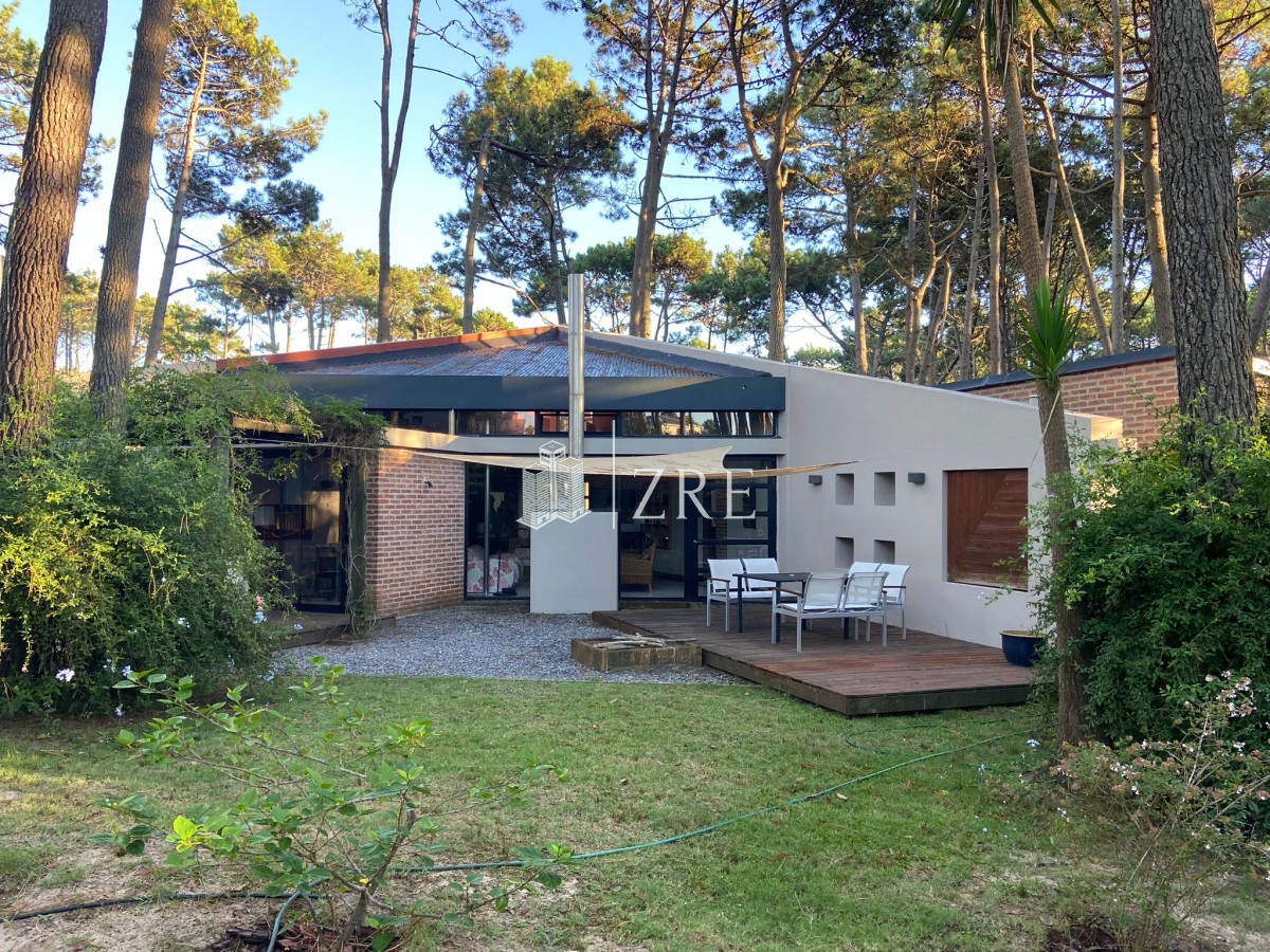 Casa ID.281 - Venta casa 4 dormitorios Laguna Blanca